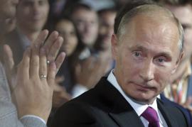 Путин урезал себе и премьеру зарплату на 10%