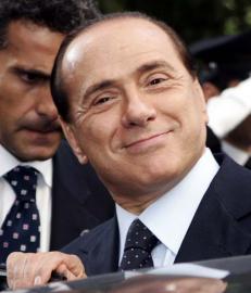 Берлускони рад помогать престарелым