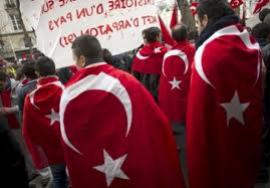 Полиция разогнала группу протестующих у здания ЦИК Анкары