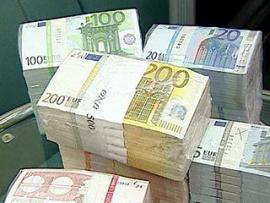 Парень принёс в полицию найденные 10 тысяч евро