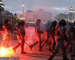 Украина: МВД выдает милиционерам боевое оружие