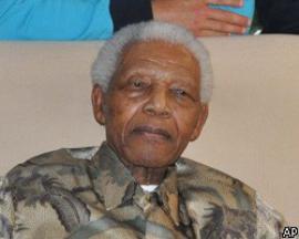 Тело Манделы доставлено в столицу ЮАР для прощания