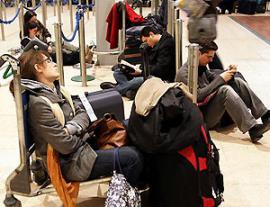 В аэропортах Китая отменены сотни рейсов из-за тайфуна "Фэнхуан"