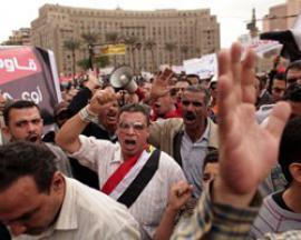 Противники М.Мурси прорвали оцепление президентского дворца