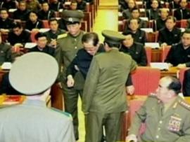 Опубликованы фотографии ареста дяди Ким Чен Ына
