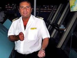 Капитан Costa Concordia в момент аварии развлекался в компании женщин