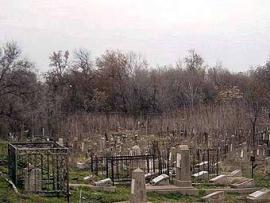 Более 40 памятников уничтожено на православном кладбище в Ташкенте